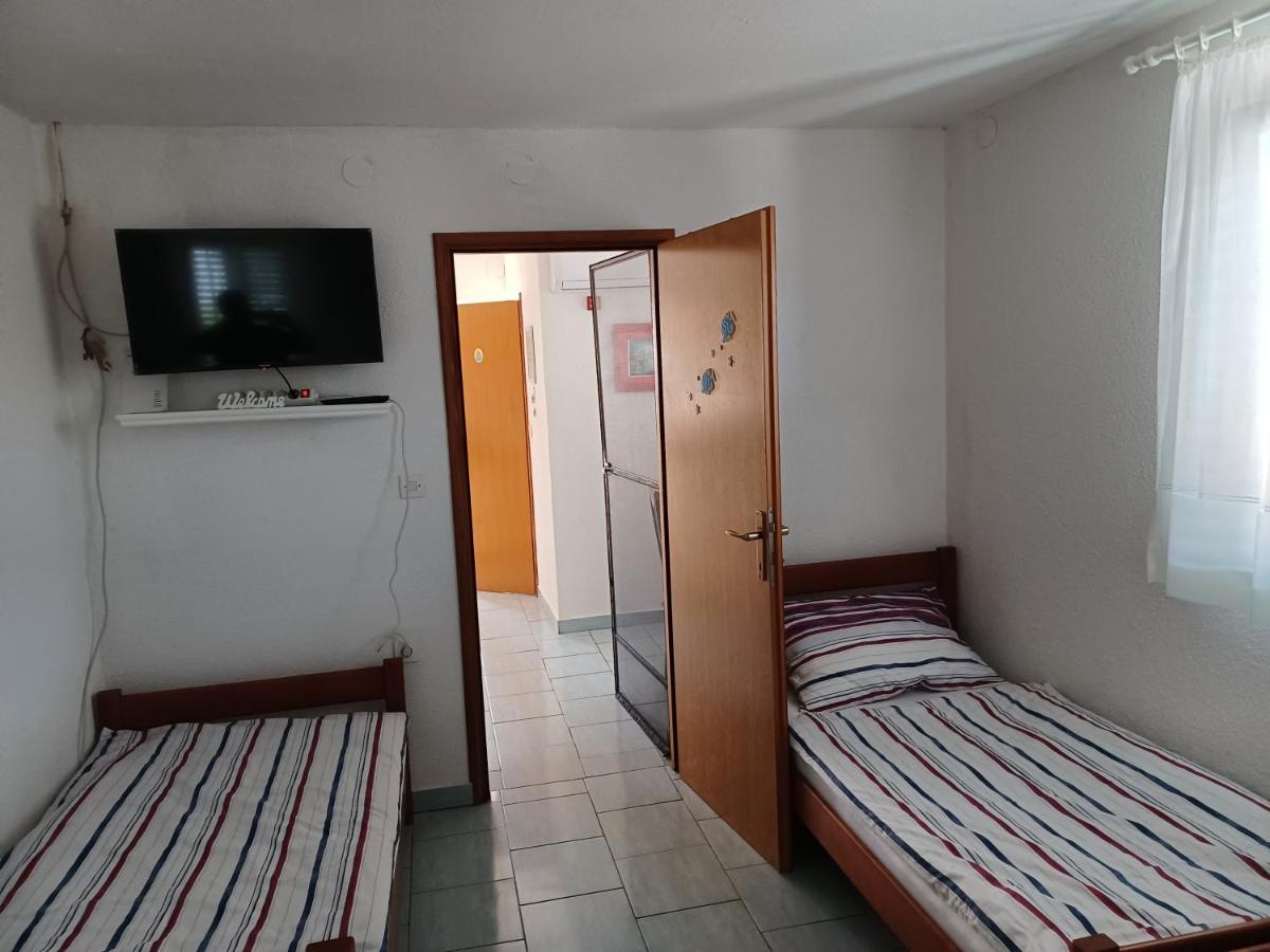 Apartmani Jakovljevic Murter Exterior foto